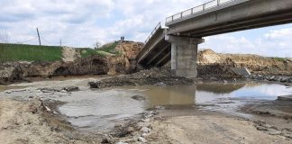 Contractul de refacere a podului de la Vadu Roșca ar putea fi reziliat. Se va face și un nou proiect