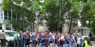 ULTIMA ORĂ VIDEO Angajații CUP Salubritate Focșani au ieșit, din nou, în stradă