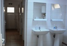 Bani de la Guvern pentru amenajarea grupurilor sanitare în 97 de școli din țară / Și Vrancea primește bani toaleta scoala