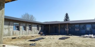 Modernizarea Școlii Ciorăști, blocată de o ceartă dintre autoritatea guvernamentală și primărie. Sute de elevi, obligați să facă naveta