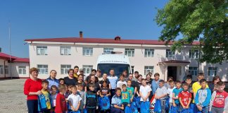 FOTO Pentru al 32-lea an, polițiștii vrânceni au fost alături de copiii de la CSEI Măicănești