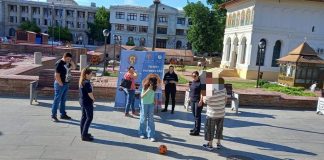 Campanie antidrog în rândul tinerilor / Polițiștii vrânceni, prezenți în Piața Unirii din Focșani