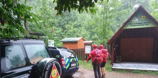 ULTIMA ORĂ Mașină rămasă împotmolită la Vintileasca