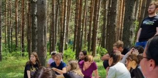 FOTO Polițiștii vrânceni, în mijlocul tinerilor, cu sfaturi, în Tabăra Gălăciuc