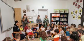 Polițiștii s-au întâlnit cu preșcolarii, în cadrul campaniei ”Vara împreună, în siguranță”