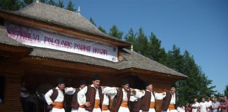Duminică, la Jitia, ediția cu numărul 53 a Festivalului Folcloric ”Poiana Negari”