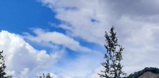 Râul Râmna, obturat de alunecări de teren, la Gura Caliței