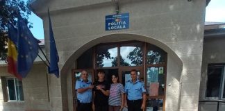 A găsit un portofel cu bani și acte, pe care l-a predat polițiștilor locali