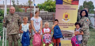 Cadrele Spitalului Militar Focșani, în sprijinul copiilor din satele Vrancei la început de an școlar