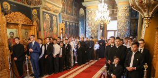 Arhiepiscopia Buzăului și Vrancei acordă burse de peste 70.000 lei elevilor și studenților din cele două județe