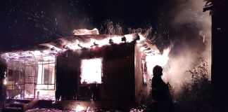 Casă mistuită de flăcări la Dumitrești