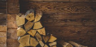 Guvernul vrea să plafoneze prețul lemnelor utilizate pentru încălzirea locuințelor