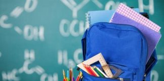 Elevii din familii defavorizate primesc 500 lei pentru îmbrăcăminte și rechizite