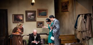 ”Bani din cer”, o reprezentație teatrală oferită de Centrul Cultural Vrancea