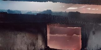 FOTO O casă arde generalizat la Panciu. Proprietarul casei a suferit arsuri