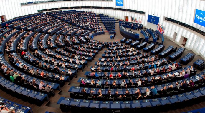 Parlamentul European a respins moțiunea de cenzură împotriva Comisiei Europene