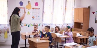 Aproape 100 de copii din Mera vor beneficia de susținere pentru educație de calitate