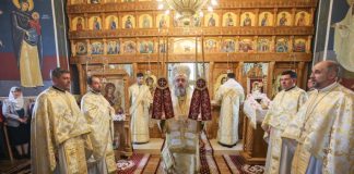 Pictura bisericii din Trotușanu, comuna Movilița, a fost sfințită de Arhiepiscopul Ciprian