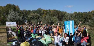 FOTO Acțiune de ecologizare în cadrul proiectului „Voluntariatul văzut de aproape”