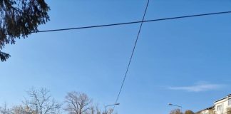 FOTO Lucrările de pe strada 1 Decembrie, ca multe altele din Focșani: ritm greoi și cu probleme în urmă