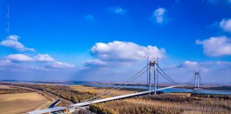 FOTO-VIDEO Construcția podului suspendat de la Brăila, la circa 83% / Se lucrează intens la drumurile laterale de acces