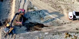 VIDEO Reportaj Recorder despre cum se exploatează balast în albia râului Putna, în comuna Vânători/ În loc de iaz piscicol, în albia Putnei s-a format un adevărat crater