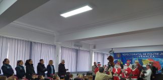 FOTO-VIDEO Punte între generații, de Crăciun, la IPJ Vrancea
