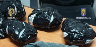 Droguri găsite la domiciliul unui bărbat din Adjud