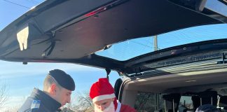 Jandarmii l-au ajutat pe Moș Crăciun să aducă bucurie în sufletele unor copii din județ