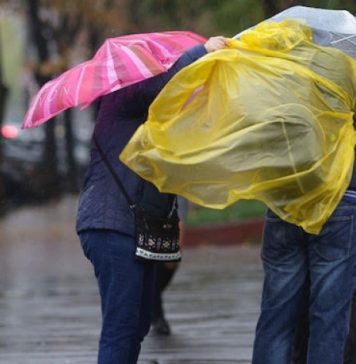 Se strică vremea. Două coduri galbene de ploi torențiale și vânt puternic pentru Vrancea vineri și sâmbătă