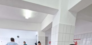 Preoți din Protoieria Panciu au donat sânge și au adus cadouri bolnavilor de la Spitalul Adjud