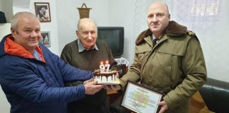 Veteran de război din Adjud, sărbătorit la împlinirea vârstei de 97 de ani