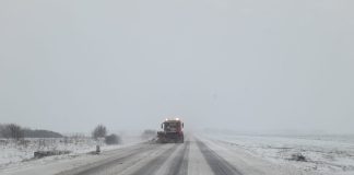 Drumarii au ieșit la deszăpezire pe drumurile naționale încă de azi noapte