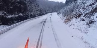 Atenție, șoferi! Se circulă în condiții de ploaie și ninsoare pe drumurile din Vrancea