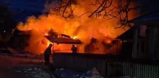 Bărbat găsit carbonizat într-o gospodărie care luase foc
