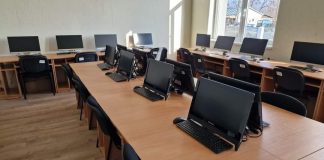 Studiu: elevii și profesorii preferă organizarea anului școlar în module, părinții preferă semestrele