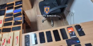 VIDEO Tineri reținuți pentru furturi de telefoane mobile din magazine