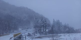 Meteorologii au ridicat avertizările de vreme rea