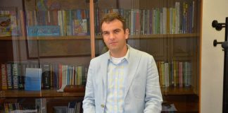 Un funcționar din Ministerul Educației și-a rezervat ”pe viață” catedra la două colegii din Focșani, fără să fie angajat al acestora