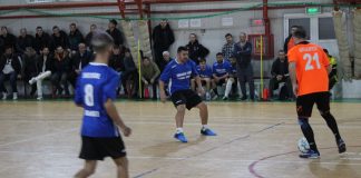 Fotbal în sală: astăzi se încheie Cupa Municipiului Adjud / Fostul internațional Florentin Petre va înmâna trofeele
