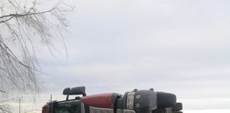 Tirul răsturnat pe E85 era din Bulgaria. El era încărcat cu acid clorhidric