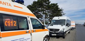 Un bărbat aflat într-un microbuz a făcut stop cardio-respirator