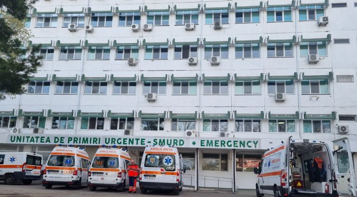 Doi bărbați răniți și transportați la spital după explozia unui arzător pe butelie, în comuna Măicănești