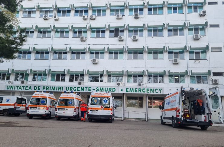 Doi bărbați răniți și transportați la spital după explozia unui arzător pe butelie, în comuna Măicănești