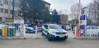 Mașină de poliție, implicată într-un eveniment rutier