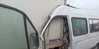 FOTO-VIDEO Cei doi bărbați care și-au pierdut viața în accidentul de la Bizighești sunt din județul Galați. Microbuzul în care se aflau victimele s-a făcut praf