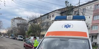 Adolescentă lovită de o mașină pe o stradă din Focșani