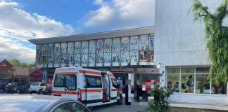 FOTO A căzut pe stradă și a murit