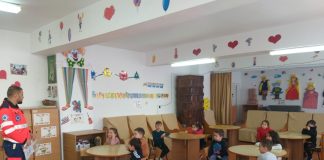 FOTO Curs de prim ajutor, susținut de Serviciul de Ambulanță Vrancea în mijlocul copiilor de la Grădinița Nr. 1 Odobești