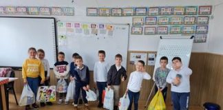 Elevii din Câmpineanca au donat alimente familiilor nevoiașe din localitate